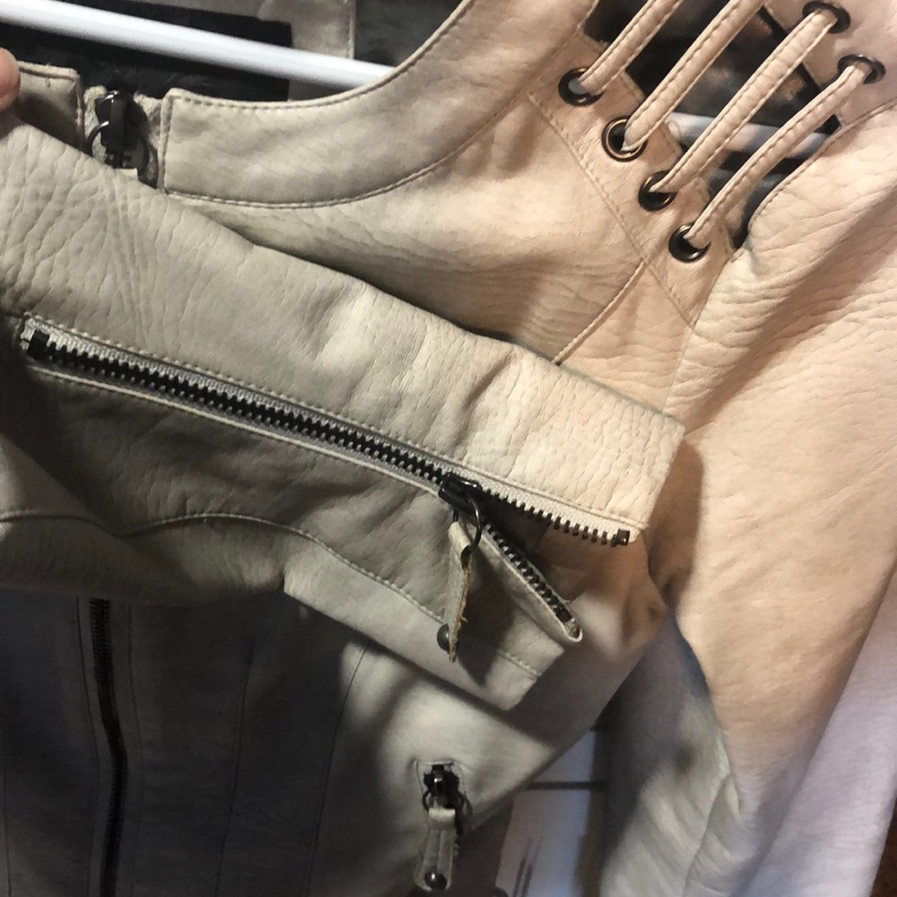 Jacket - Picture 2 of 6